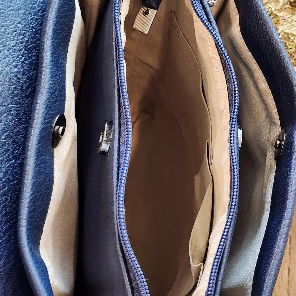 AR New York Men's Leather Blue Multi Compartment Casual Messenger Crossbody Bag